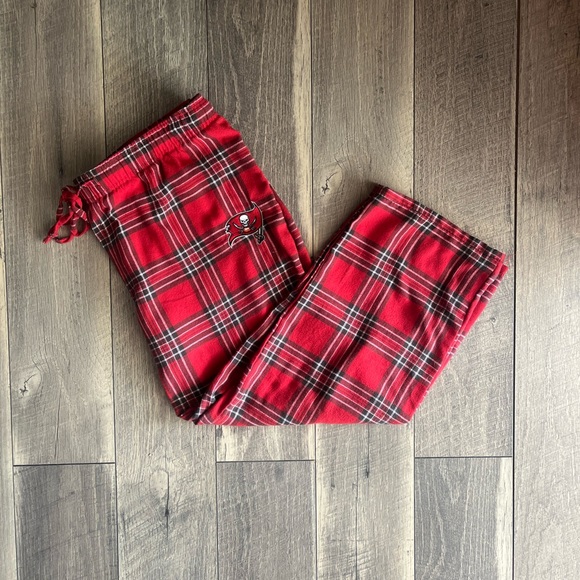 🏈♥️😴NFL Tampa Bay Buccaneers Woman’s PJ Bottoms Size Large - Picture 3 of 6